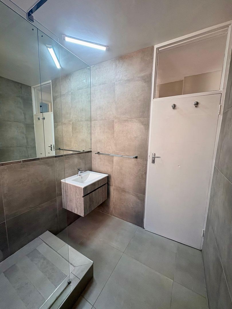 Apartment For Sale in Johannesburg
