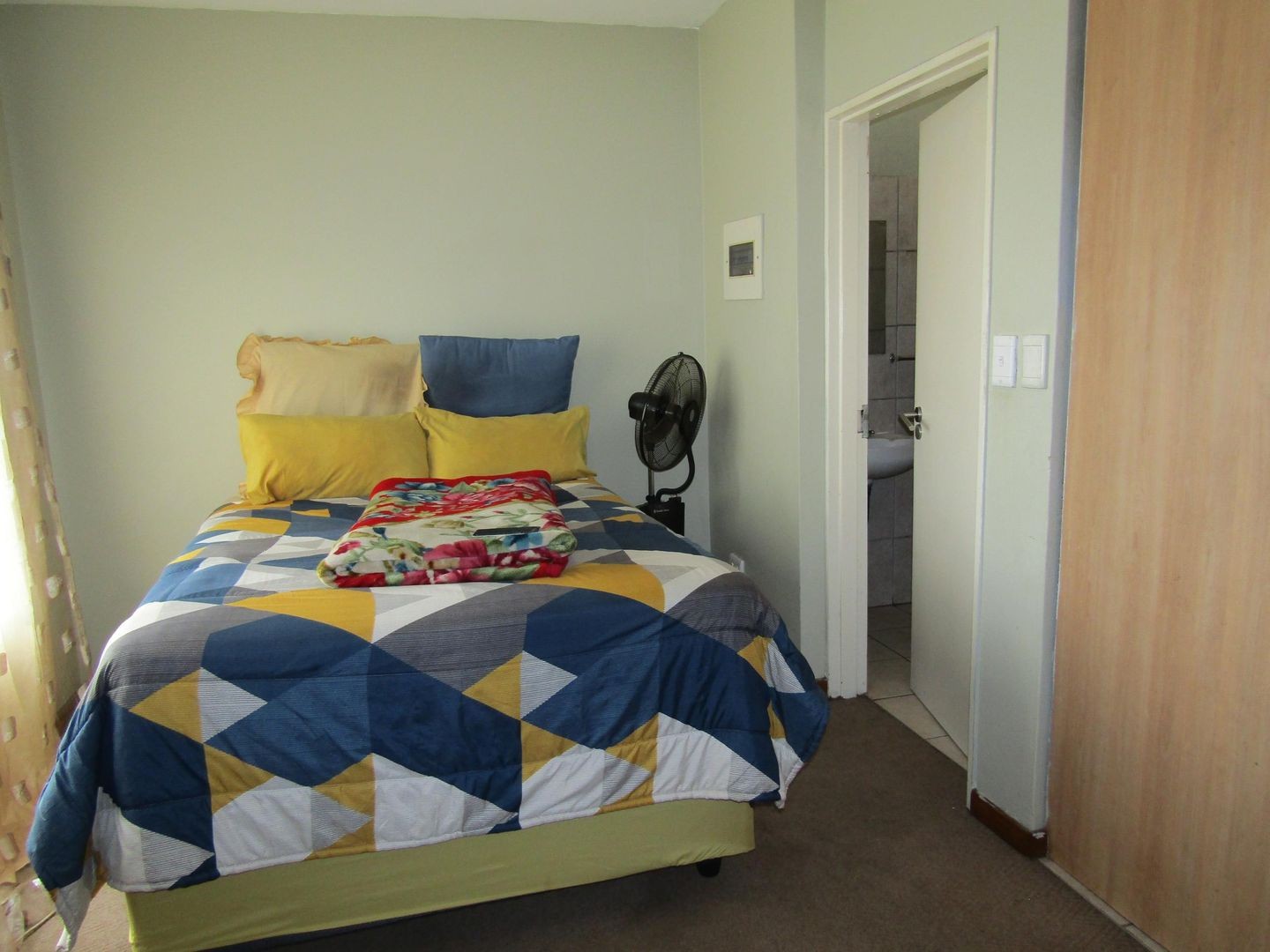 Apartment For Sale in Auckland Park, Johannesburg