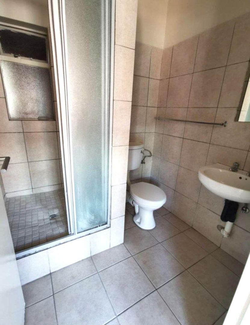 Apartment For Sale in Auckland Park, Johannesburg
