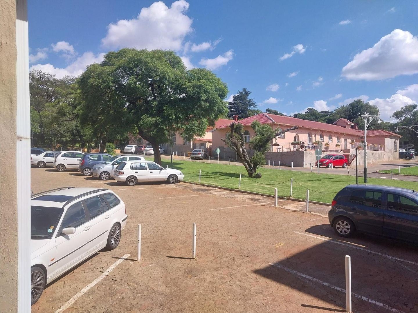 Apartment For Sale in Albertville, Johannesburg