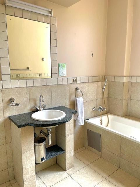 Apartment For Sale in Marshalltown, Johannesburg