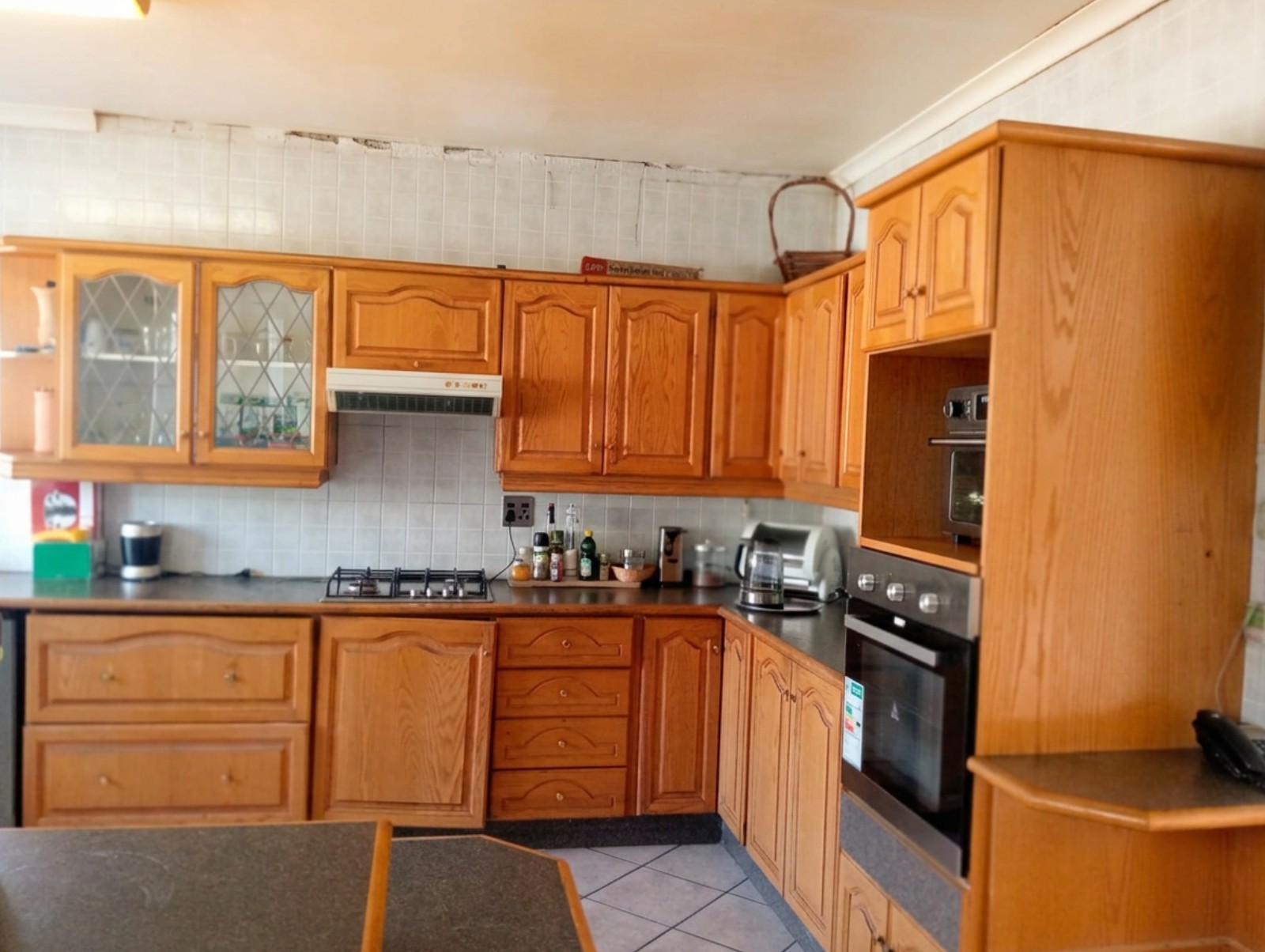 Spacious 3-Bedroom Family Home with Cottage in the Heart of Oakdene, Johannesburg