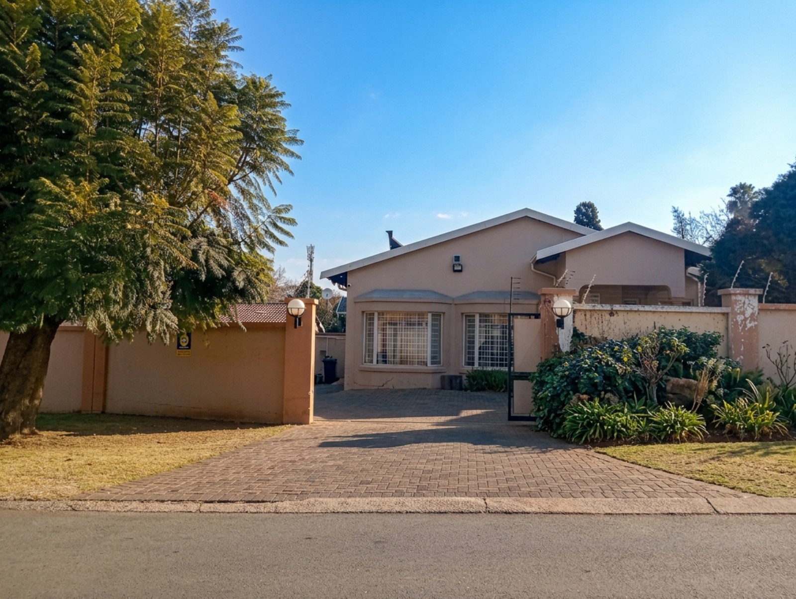 Spacious 3-Bedroom Family Home with Cottage in the Heart of Oakdene, Johannesburg