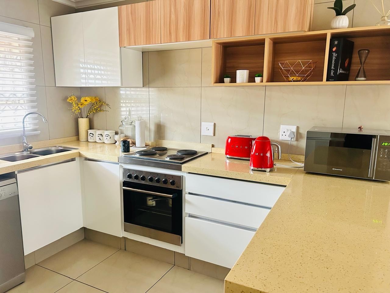 Apartment For Sale in Mondeor, Johannesburg