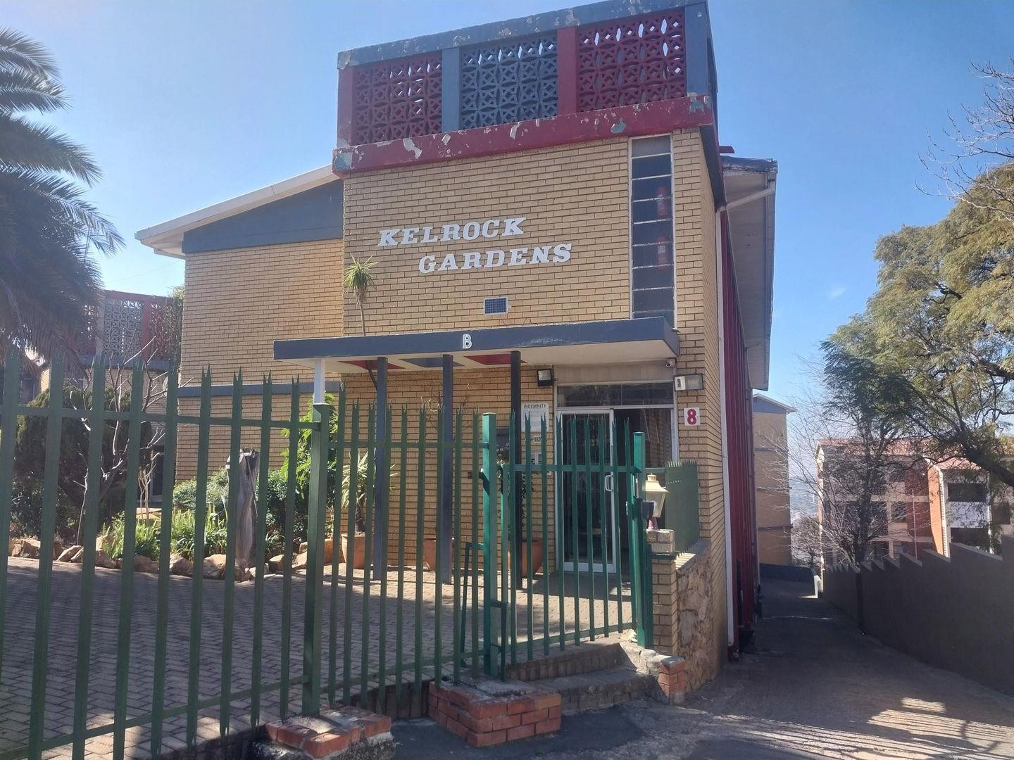 Apartment For Sale in Lorentzville, Johannesburg