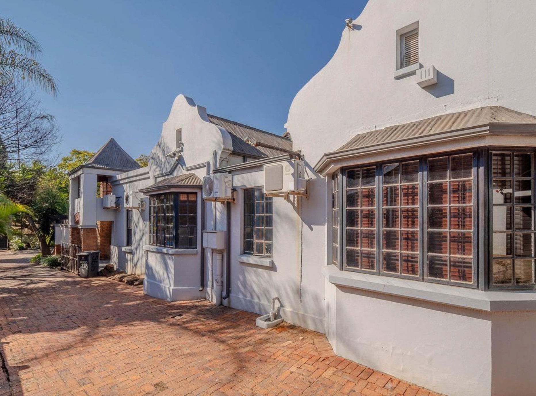 Position Your Home Or Office With Outdoor Entertainment Premium Location