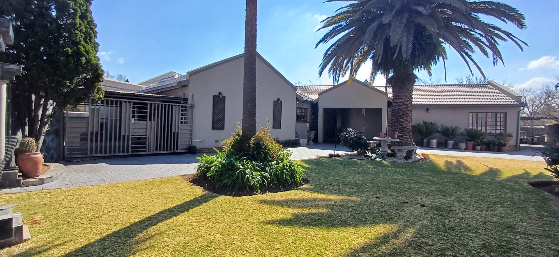 Spacious Family Home with Solar Power and Entertainment Area in Secunda