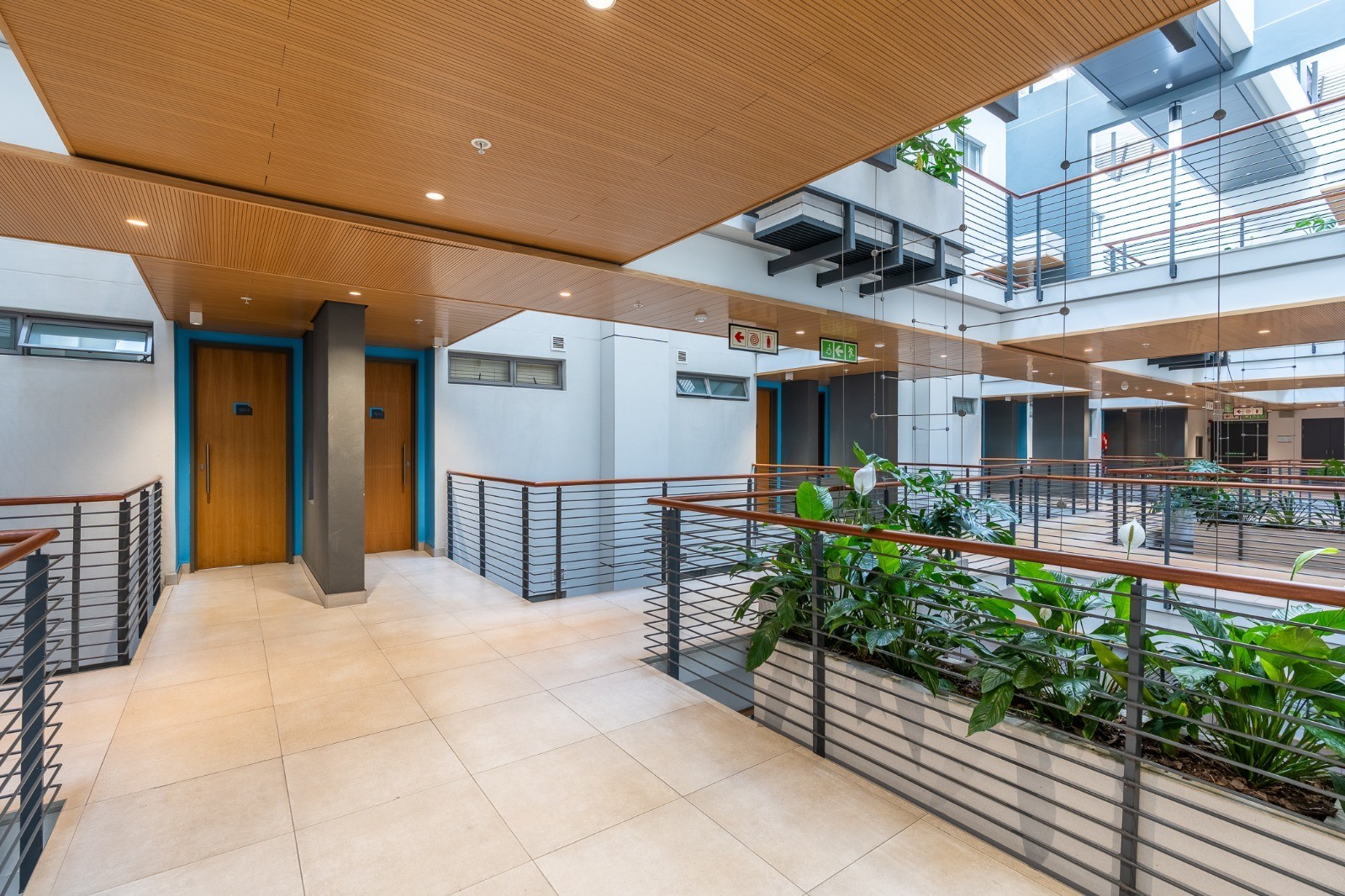 Airbnb Hot Spot in the Heart of De Waterkant / 117 On Strand