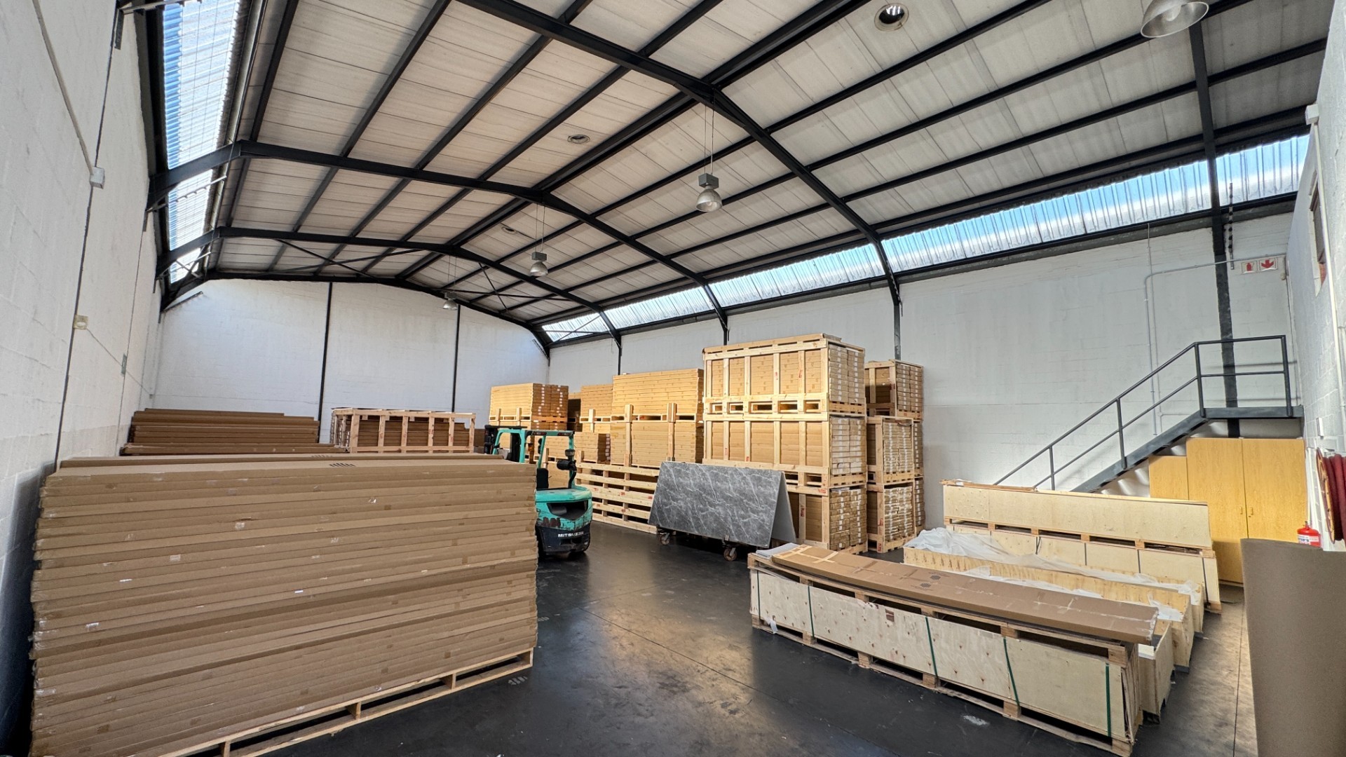 420m² | Neat Secure Warehouse To Let in Montague Gardens, Cape Town