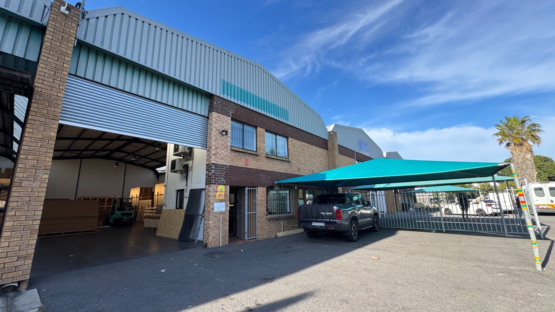 420m² | Neat Secure Warehouse To Let in Montague Gardens, Cape Town