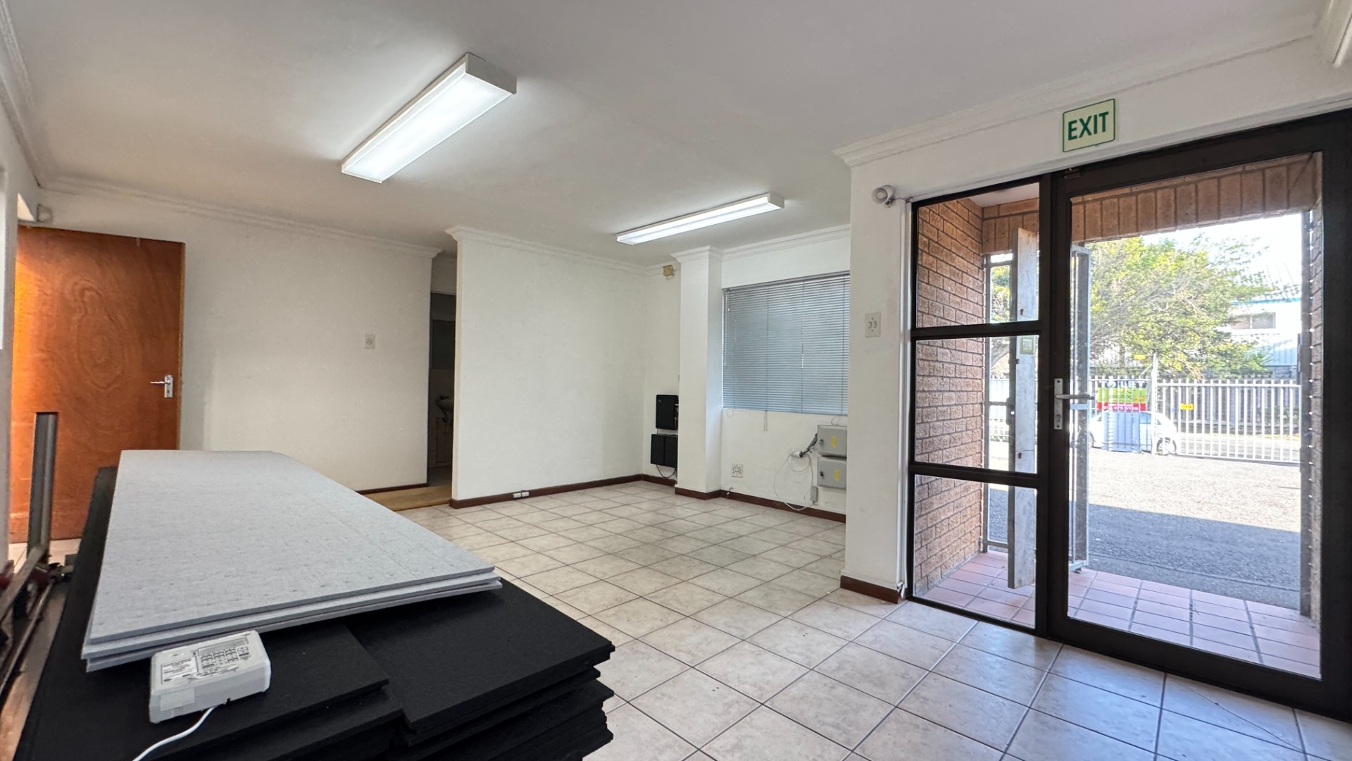 420m² | Neat Secure Warehouse To Let in Montague Gardens, Cape Town
