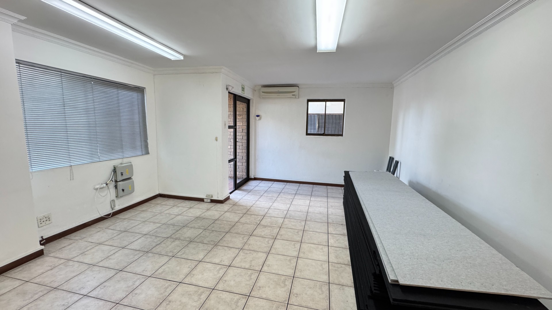 420m² | Neat Secure Warehouse To Let in Montague Gardens, Cape Town