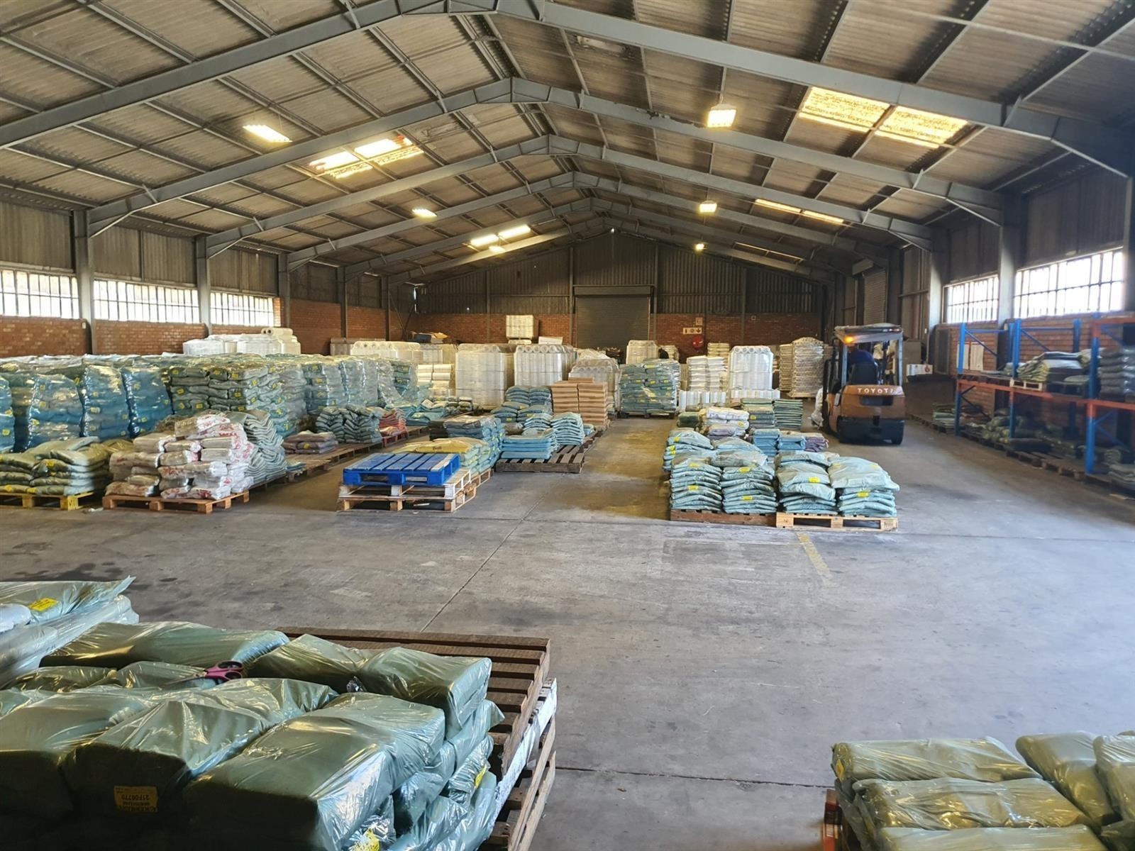 Warehouse To Rent in Deal Party, Port Elizabeth