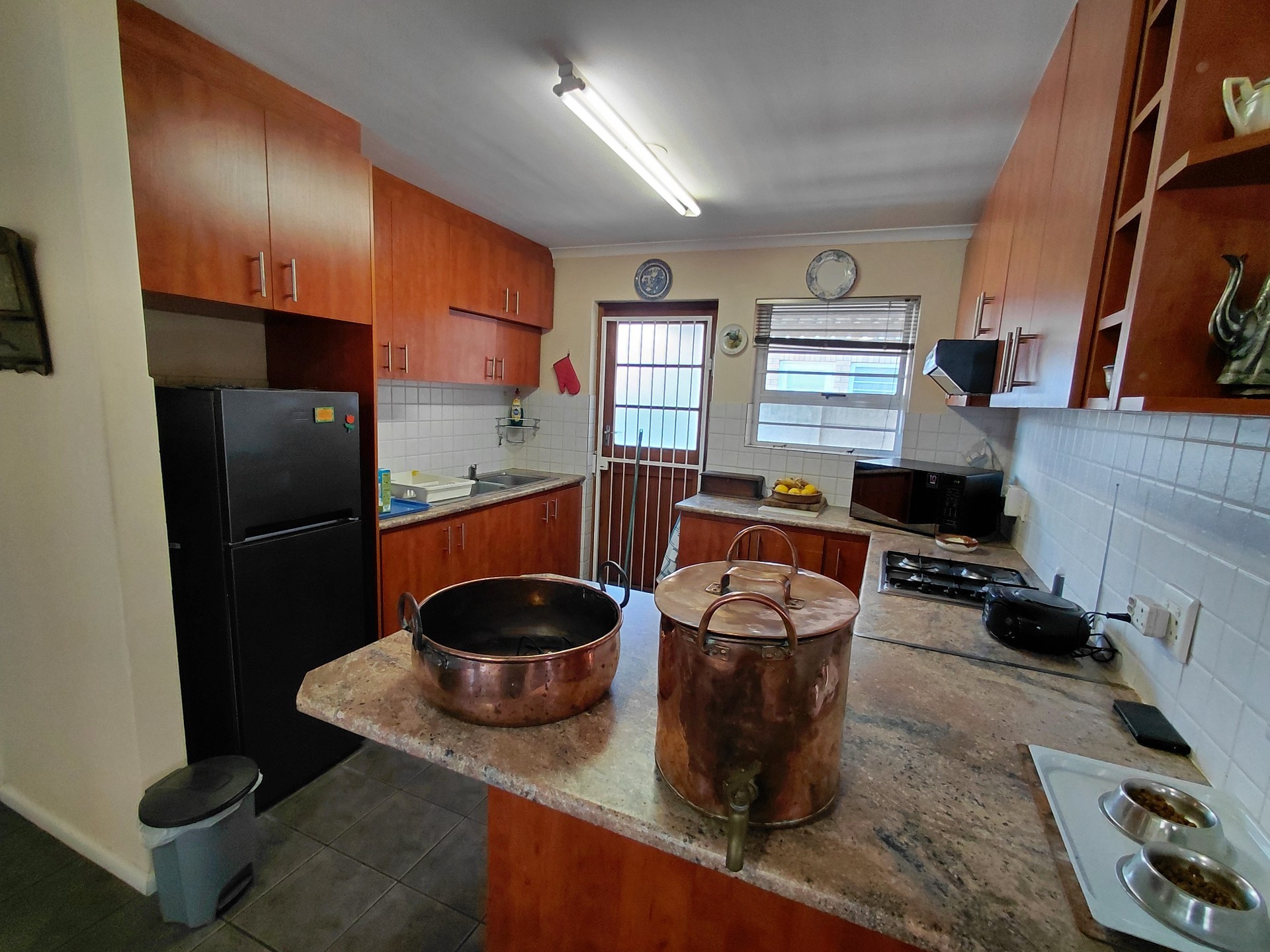 Neat 2-Bedroom Home in a Secure Gated Complex - Uitzicht, Durbanville