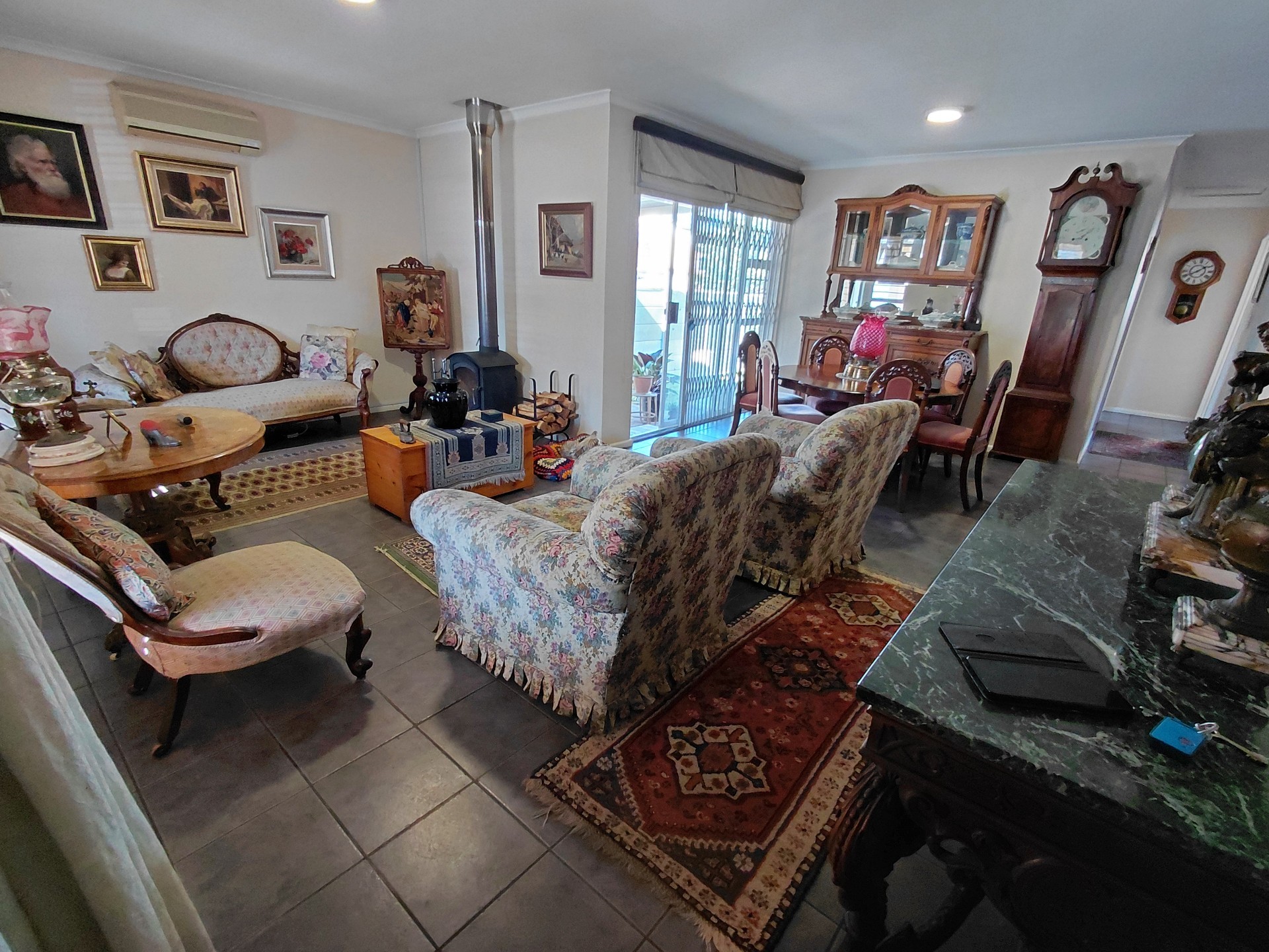 Neat 2-Bedroom Home in a Secure Gated Complex - Uitzicht, Durbanville