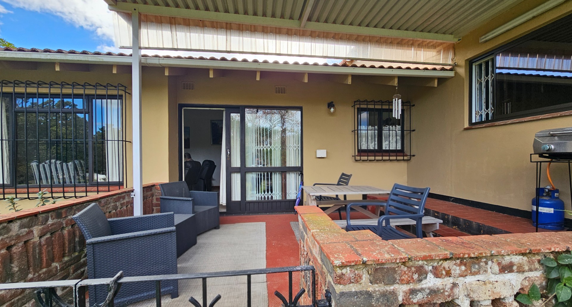 Coastal Living at Its Best - Pet Friendly Townhouse in Manaba Beach
