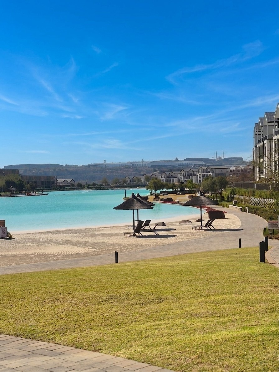 2 bedroom Penthouse Apartment For Sale in Munyaka, Waterfall, Midrand