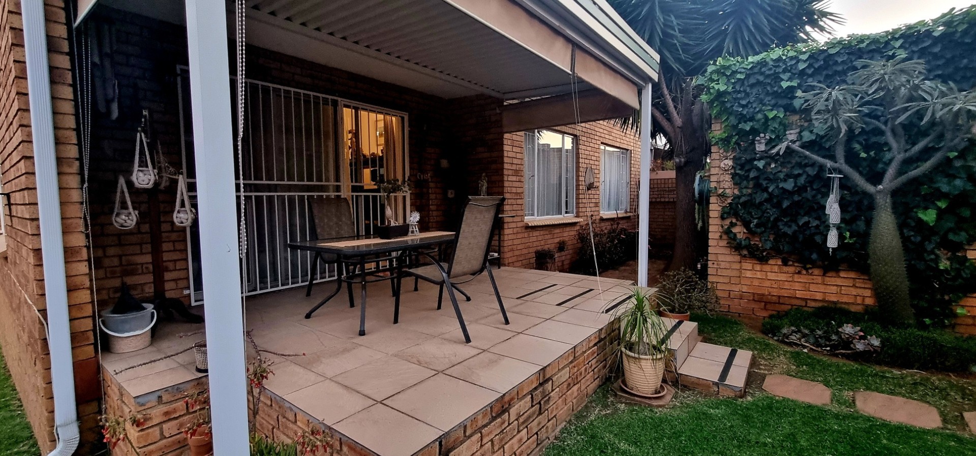 Three bedroom garden unit with double garage in Birchleigh