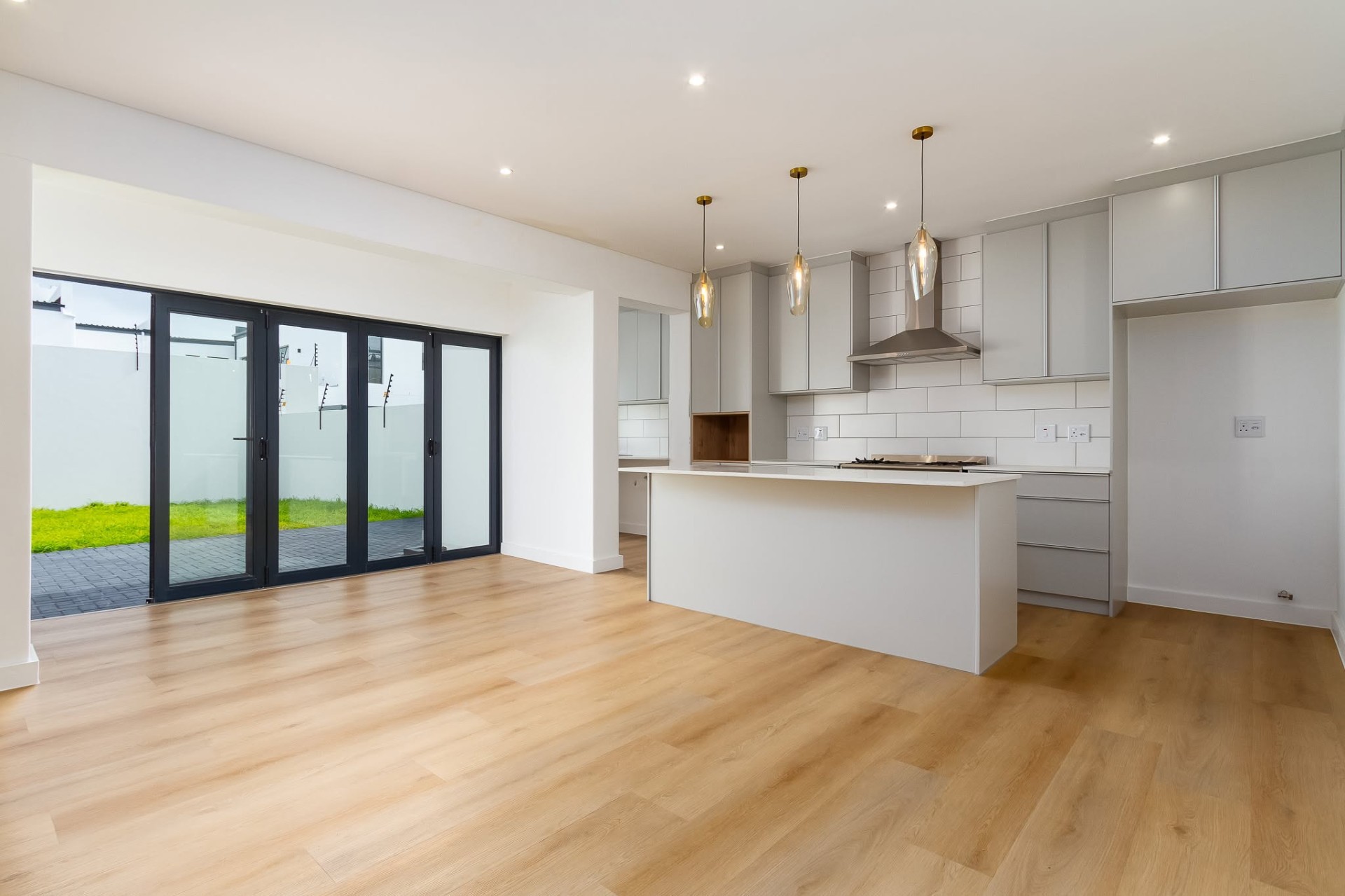 BRAND NEW | MODERN 4 BEDROOM FAMILY HOME
