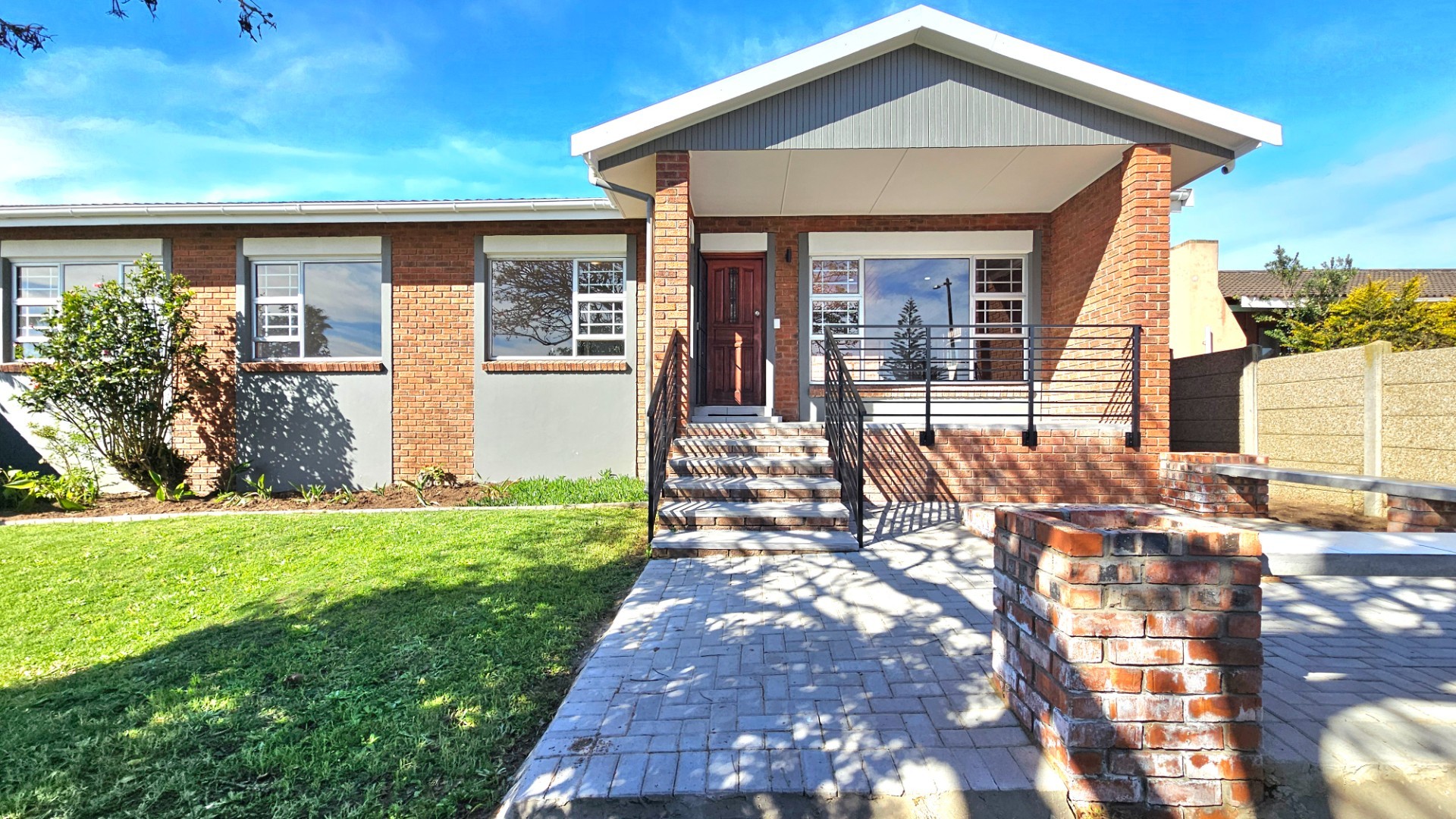 House For Sale in Heiderand, Mossel Bay