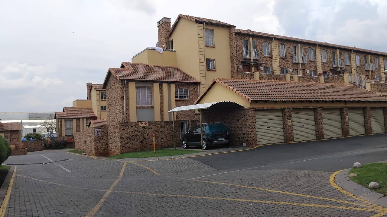 Apartment For Sale in Vorna Valley, Midrand