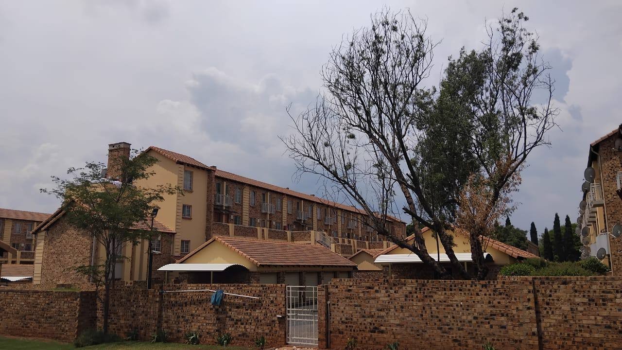 Apartment For Sale in Vorna Valley, Midrand