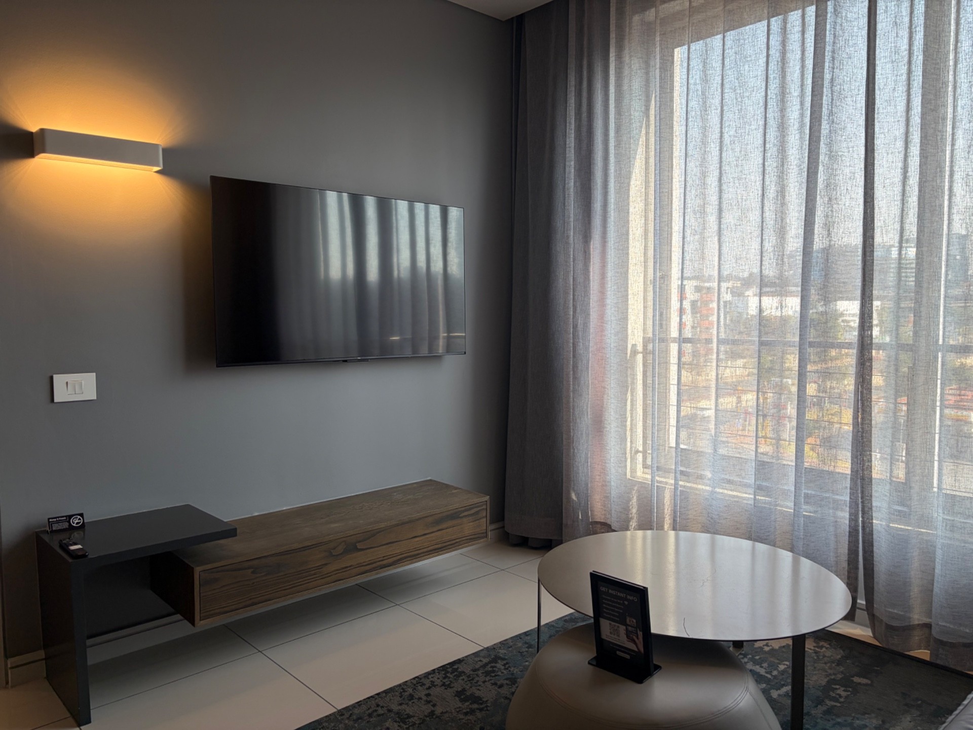 1 Bed Apartment To Rent in Sandton Gauteng