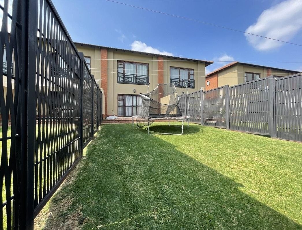 Apartment For Sale in Pretoriuspark, Pretoria