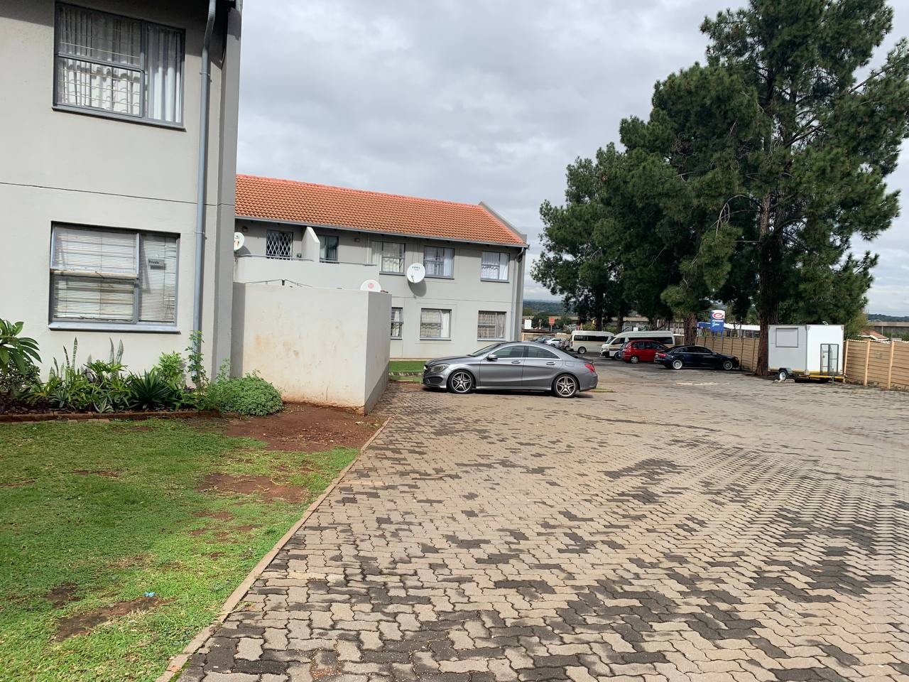 Apartment To Rent in Die Hoewes, Centurion