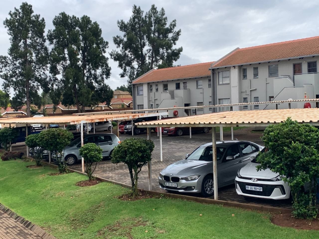 Apartment To Rent in Die Hoewes, Centurion