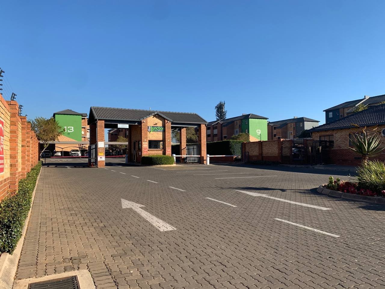 Apartment For Sale in Heuweloord, Centurion