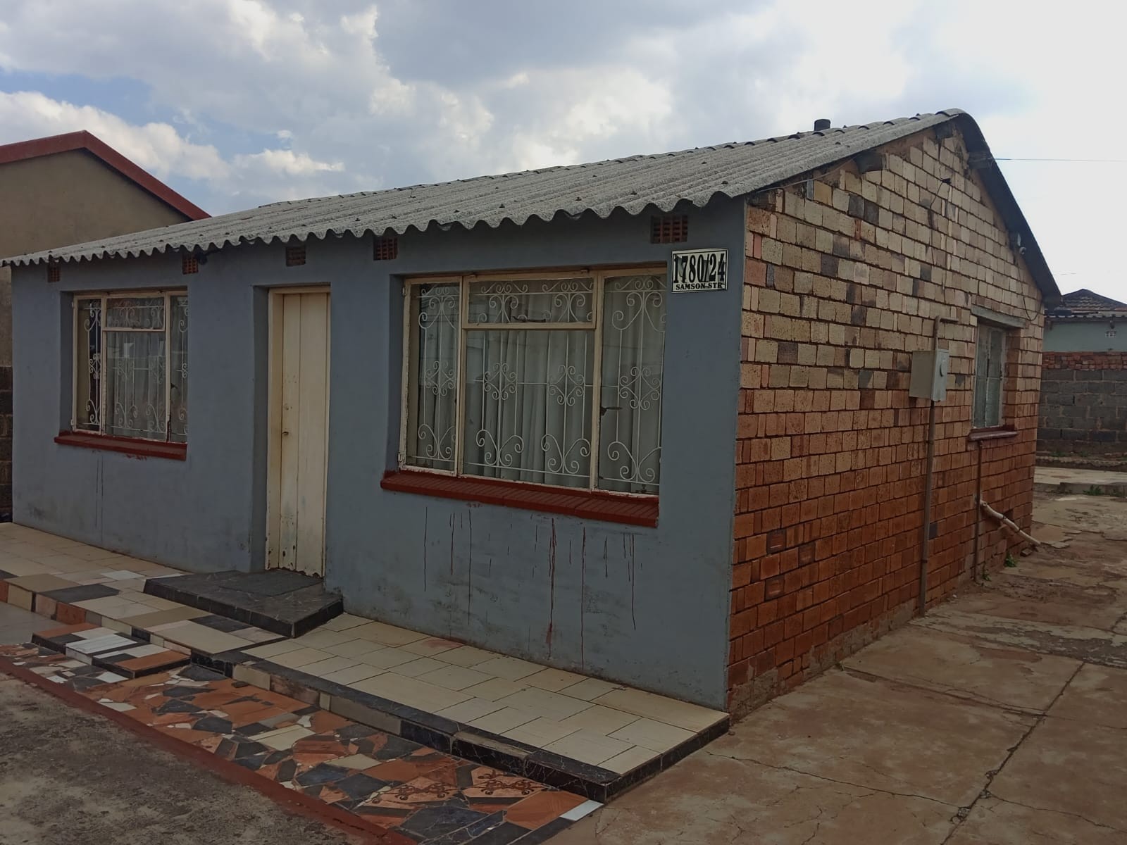 2 Bedroom House To Rent in Senaoane, Soweto