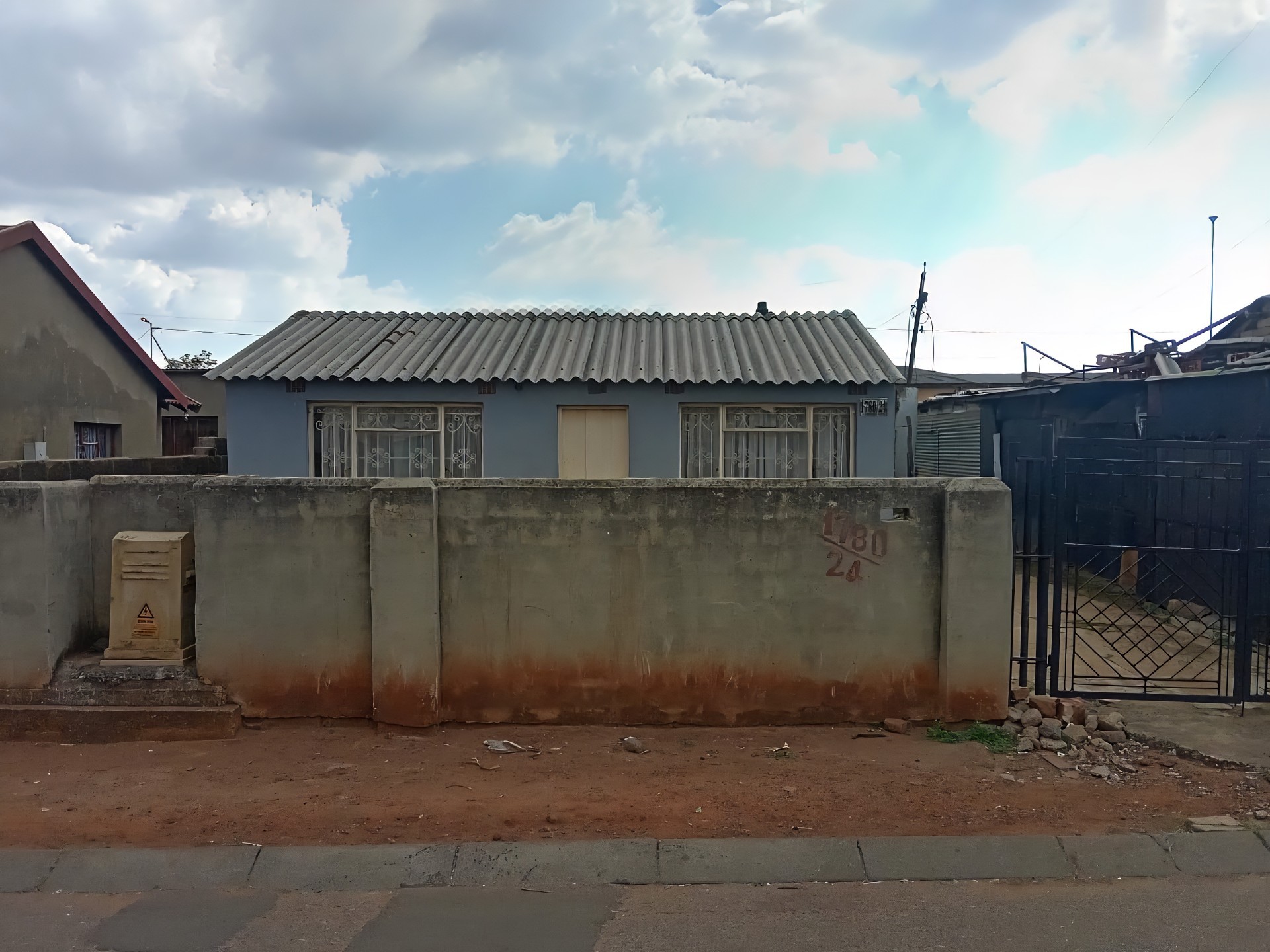 2 Bedroom House To Rent in Senaoane, Soweto