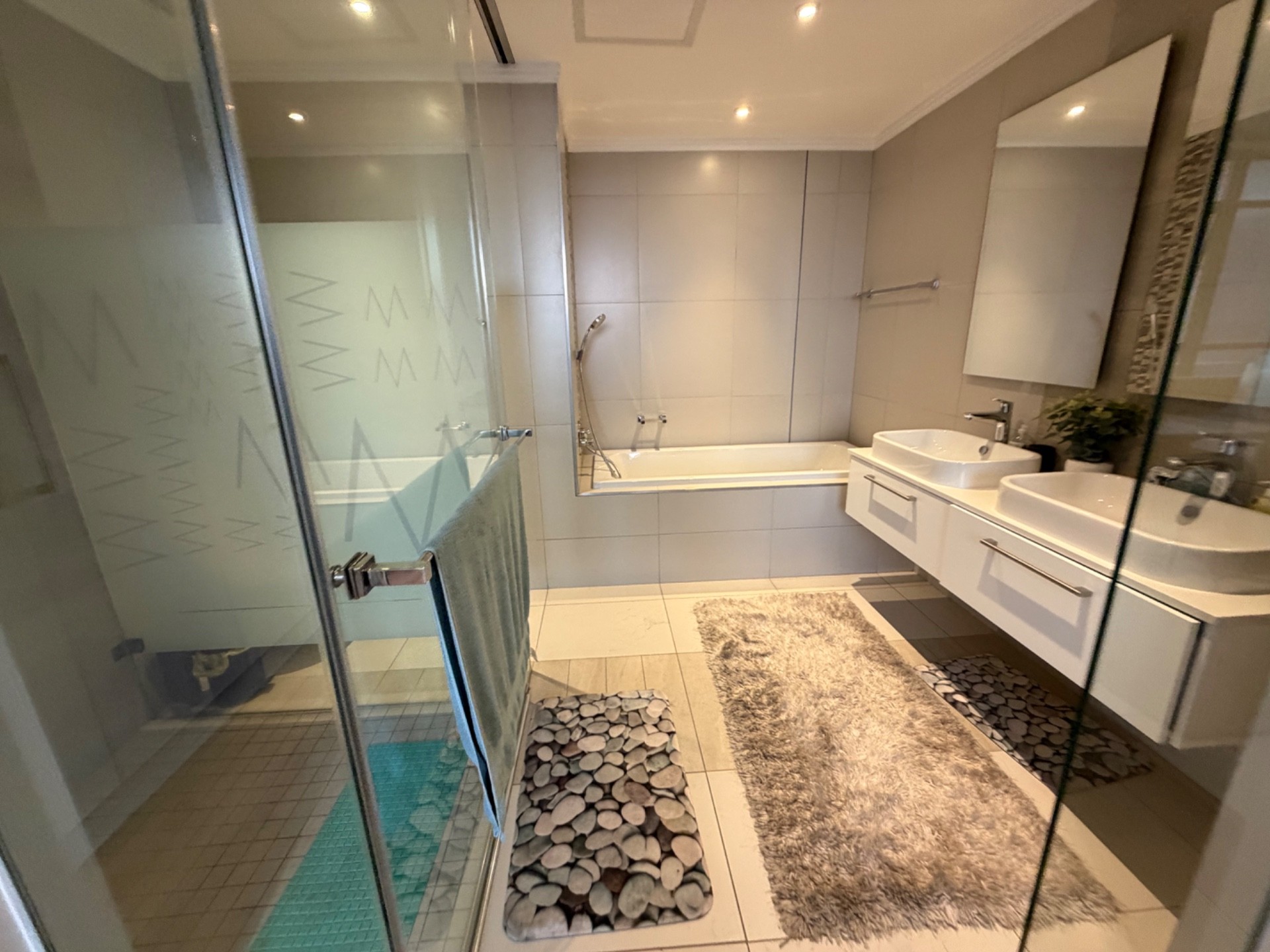 Apartment To Rent in Morningside, Sandton