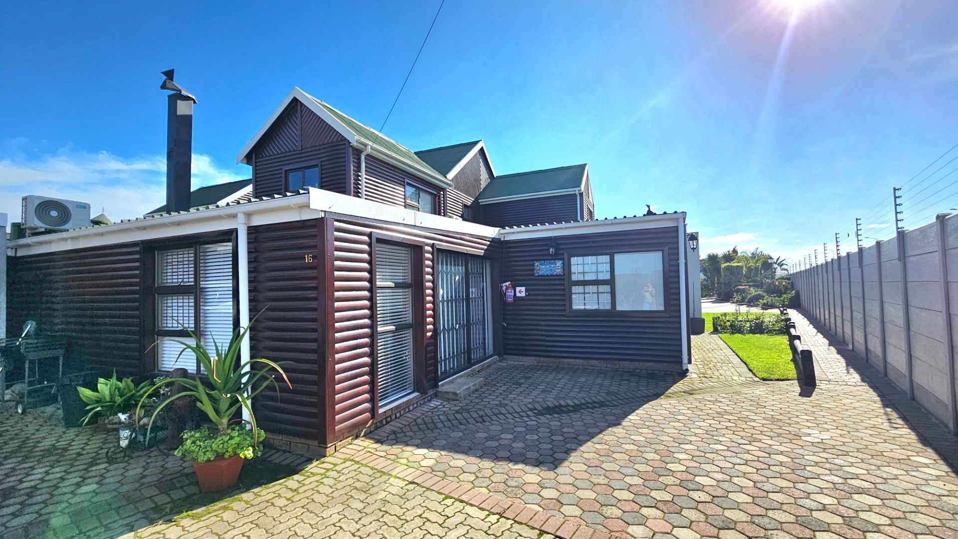 Townhouse For Sale in Hartenbos