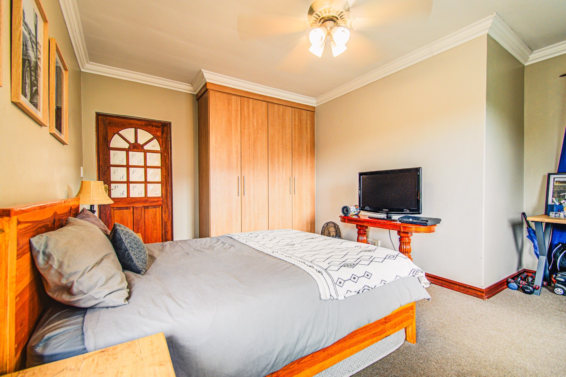 Secure 3 Bedroom 3 Bathroom House overlooking the Green Belt