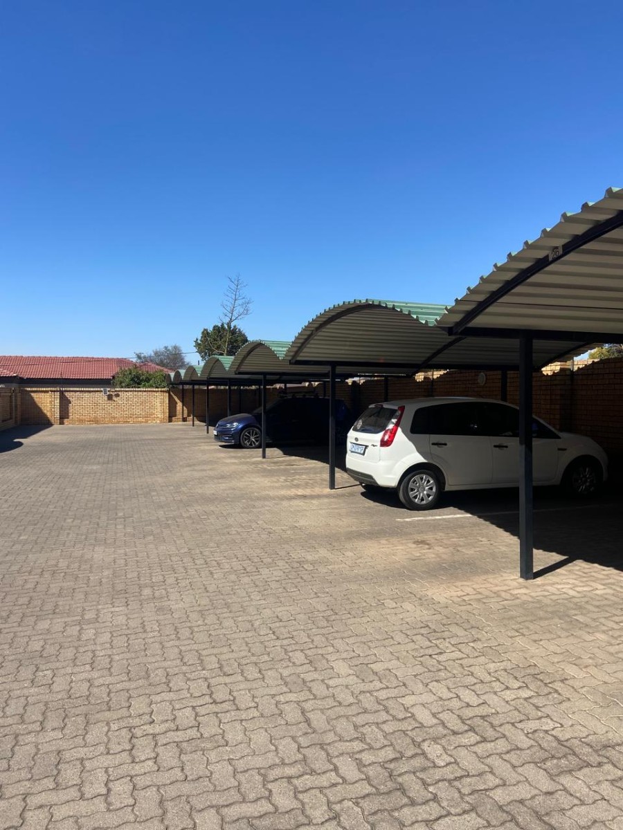 Fully Furnished 2-Bedroom Apartment for Sale - Emily Hobhouse, Pretoria North
