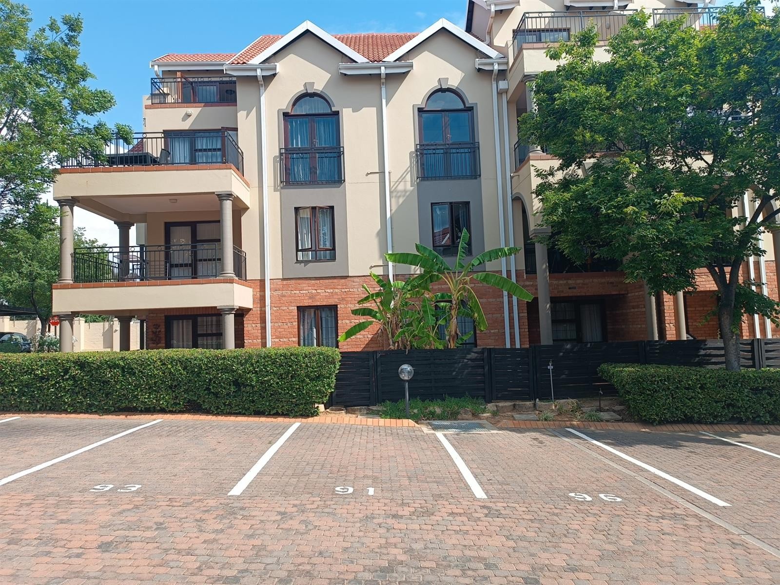 2 Bedroom Unit for Rent in Bryanston