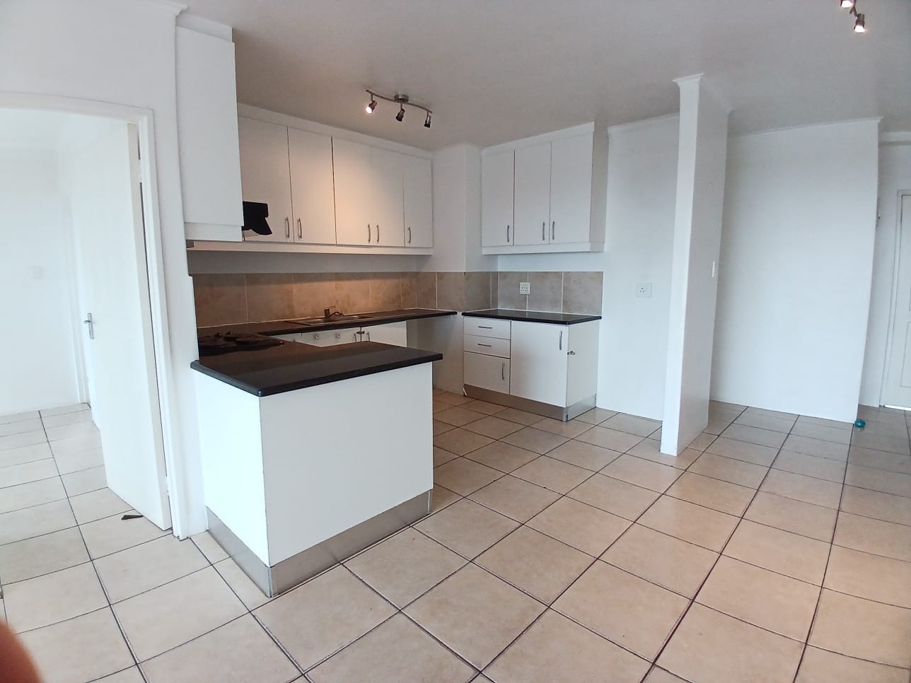 Apartment for rent in Morningside, Durban, KwaZulu Natal, 100 m²