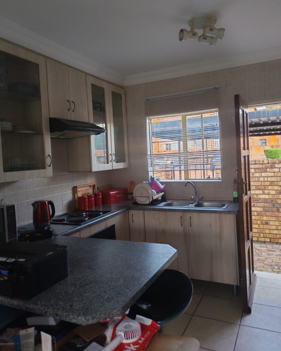 2 Bed,2 Bath Townhouse for rent in Kyalami hills