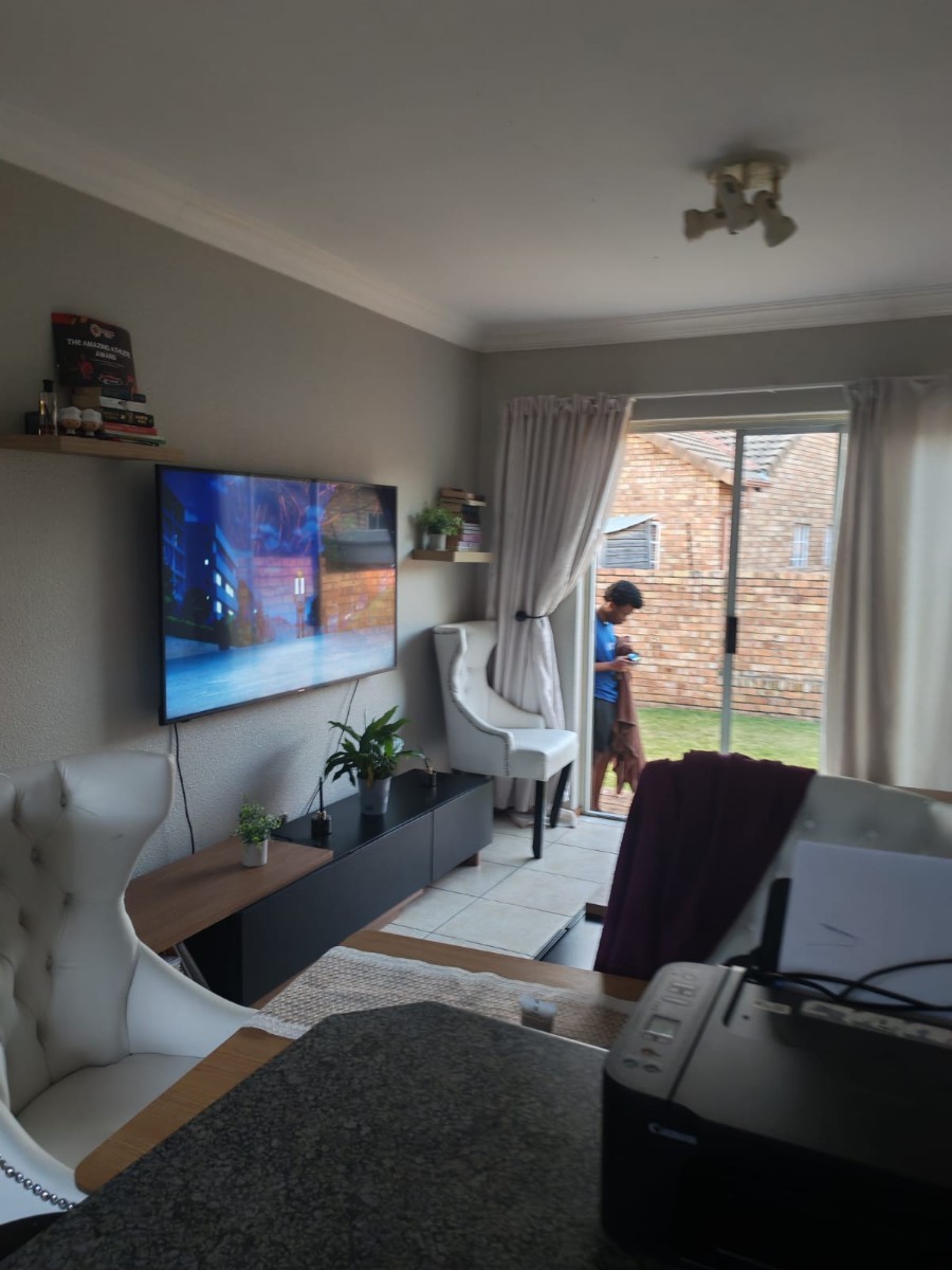 2 Bed,2 Bath Townhouse for rent in Kyalami hills