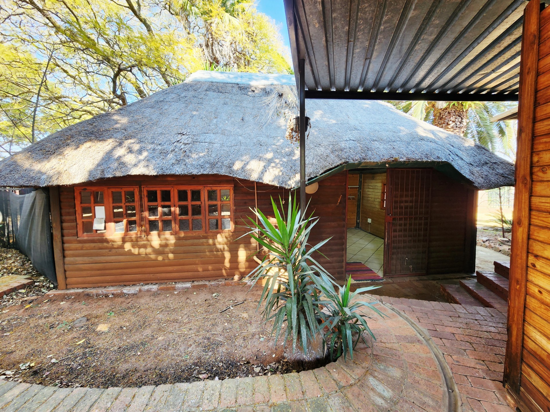 4 Bedroom 2 Bathroom House with 1 Bedroom flat and very nice entertainment area for sale in Valhalla