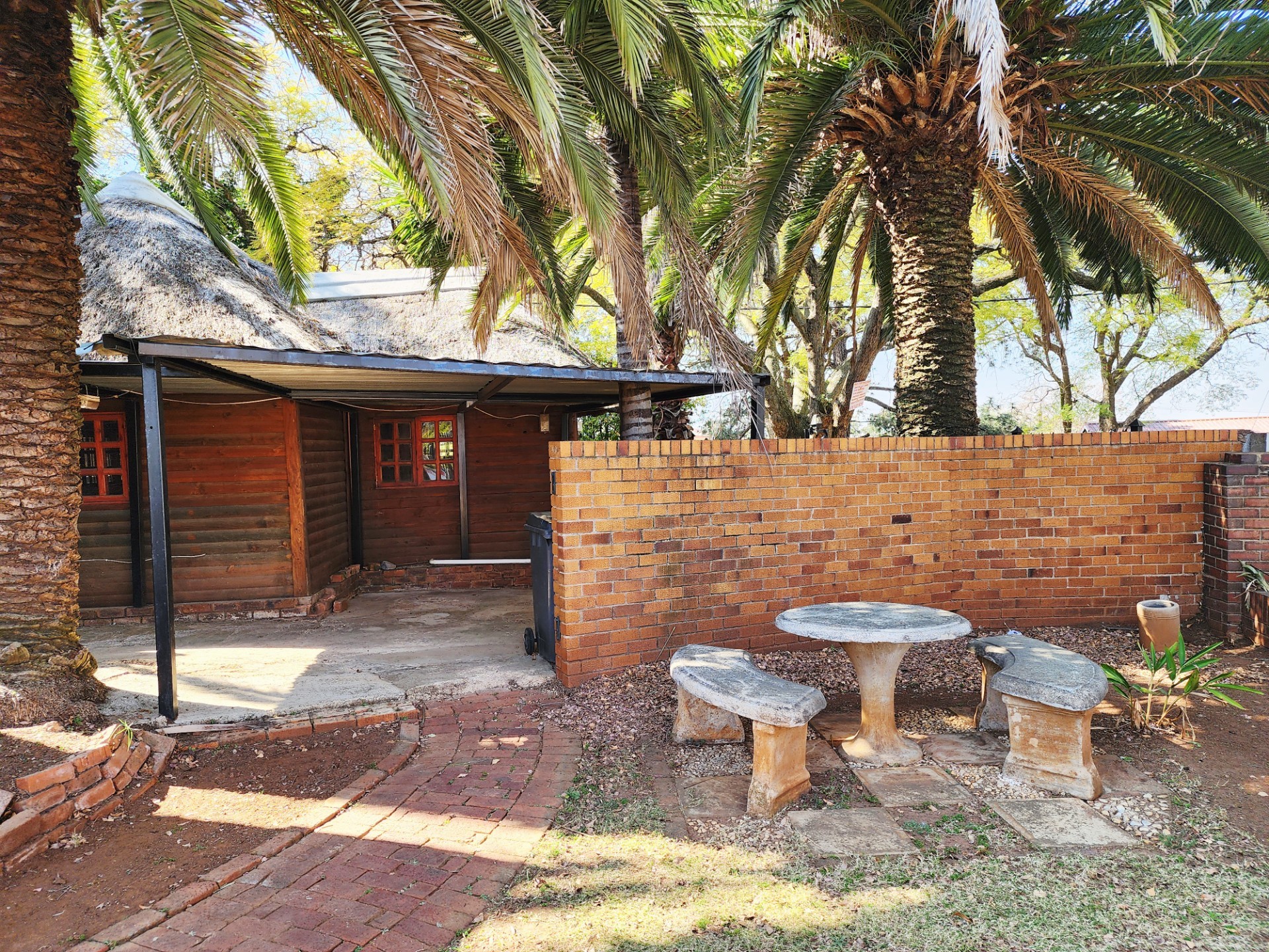 4 Bedroom 2 Bathroom House with 1 Bedroom flat and very nice entertainment area for sale in Valhalla