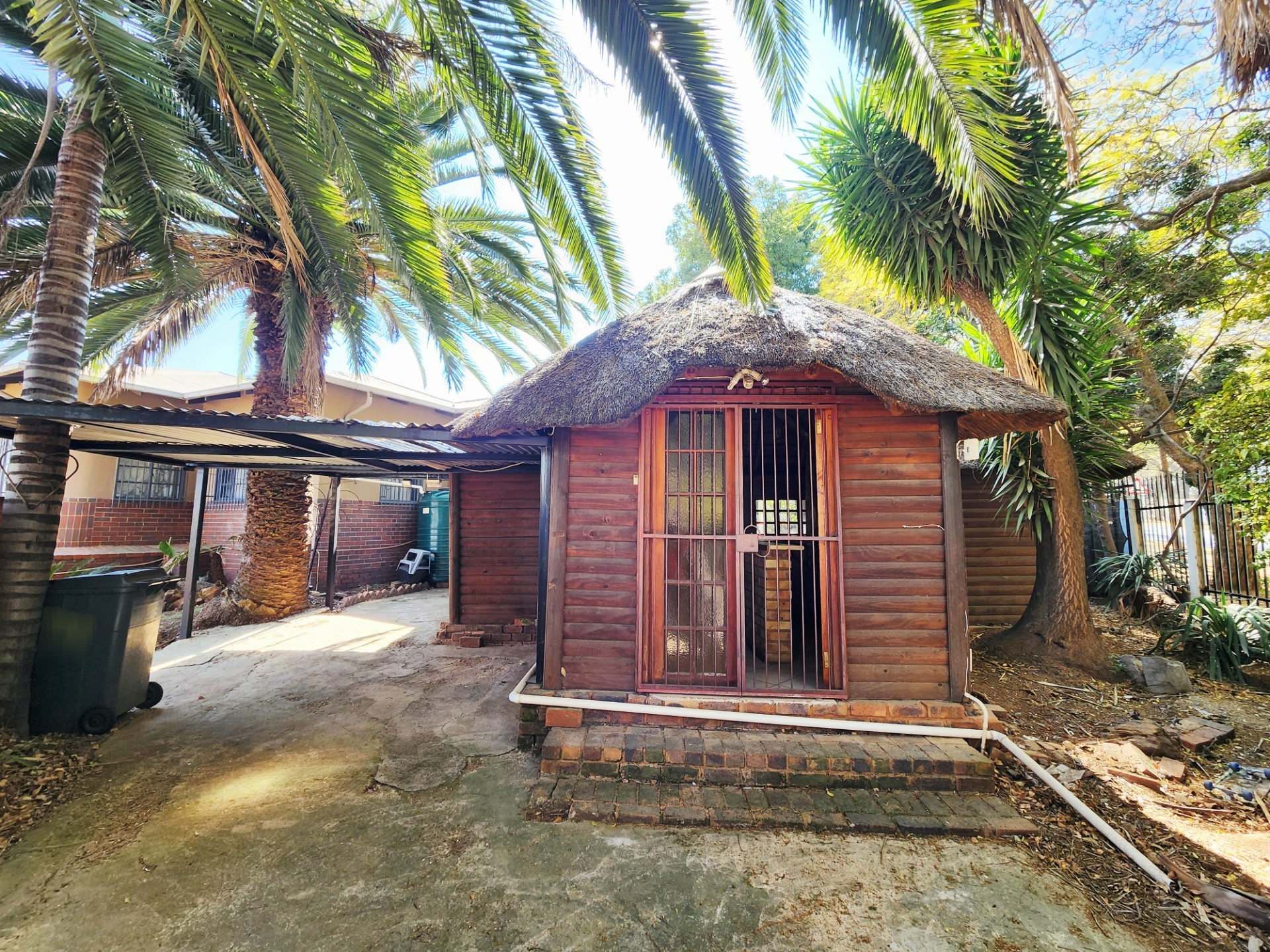 4 Bedroom 2 Bathroom House with 1 Bedroom flat and very nice entertainment area for sale in Valhalla
