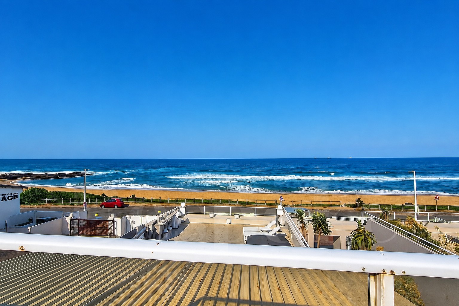 Available Immediately!!!! Unfurnished 3Beds 3Baths Apartment to Let in Umdloti Beach!