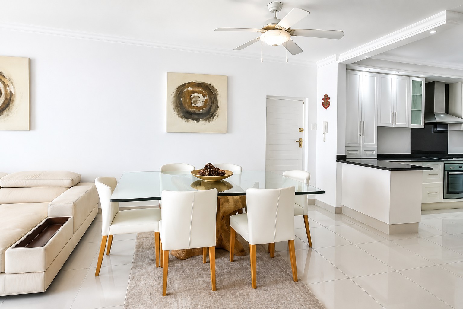 Available Immediately!!!! Unfurnished 3Beds 3Baths Apartment to Let in Umdloti Beach!