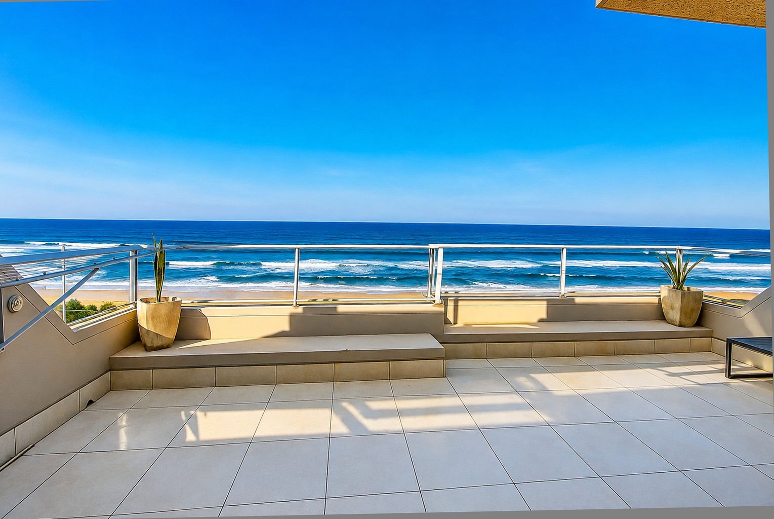 Available Immediately!!!! Unfurnished 3Beds 3Baths Apartment to Let in Umdloti Beach!