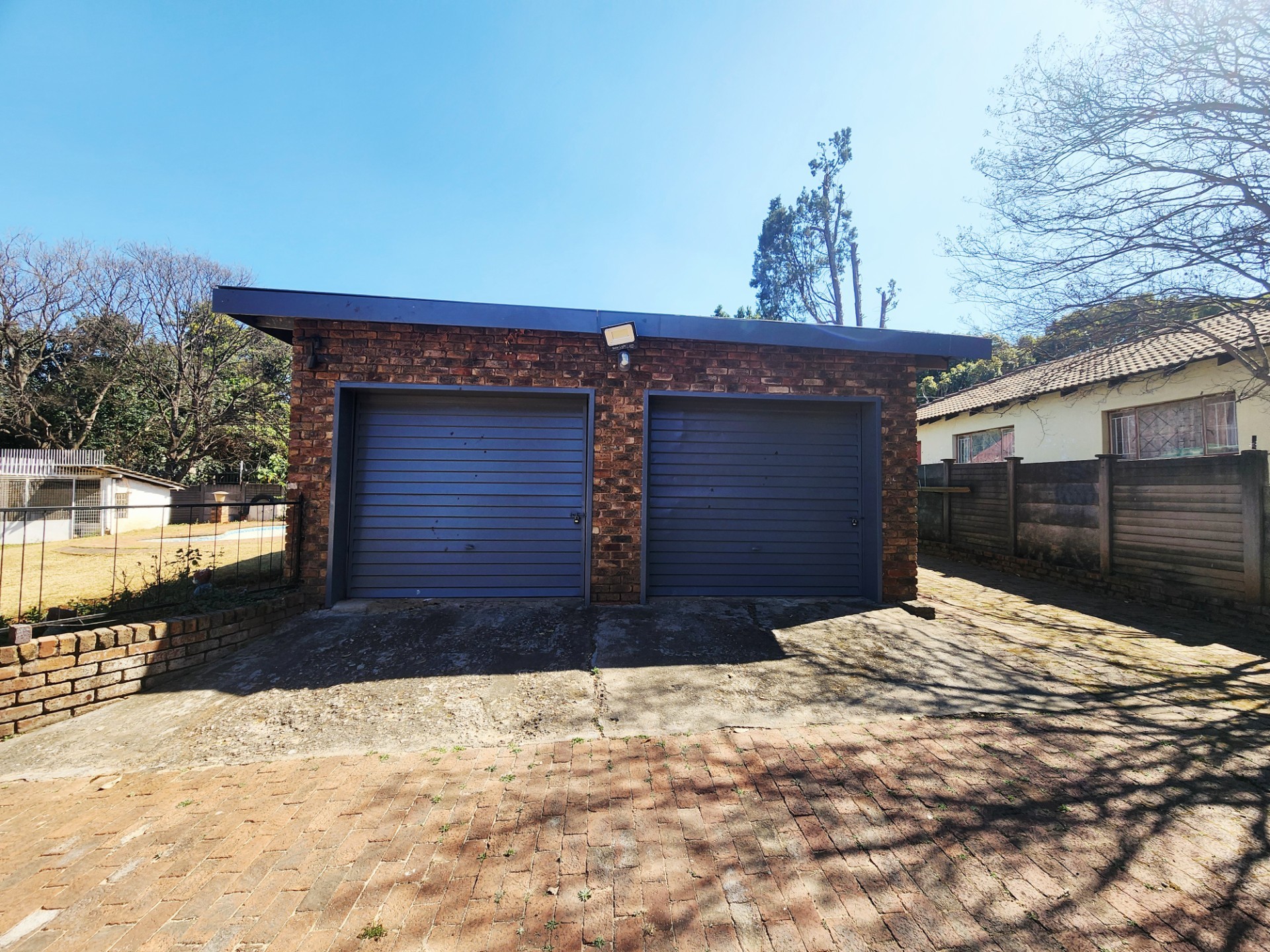 4 bedroom house with pool and large stand with lots potential for sale in Valhalla Centurion