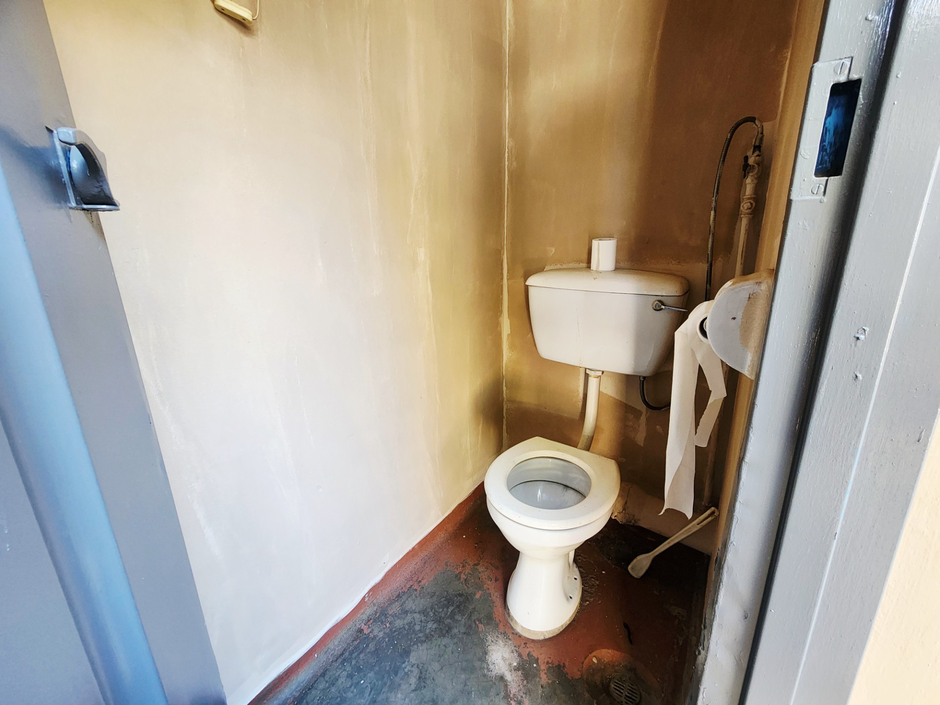 4 bedroom house with pool and large stand with lots potential for sale in Valhalla Centurion