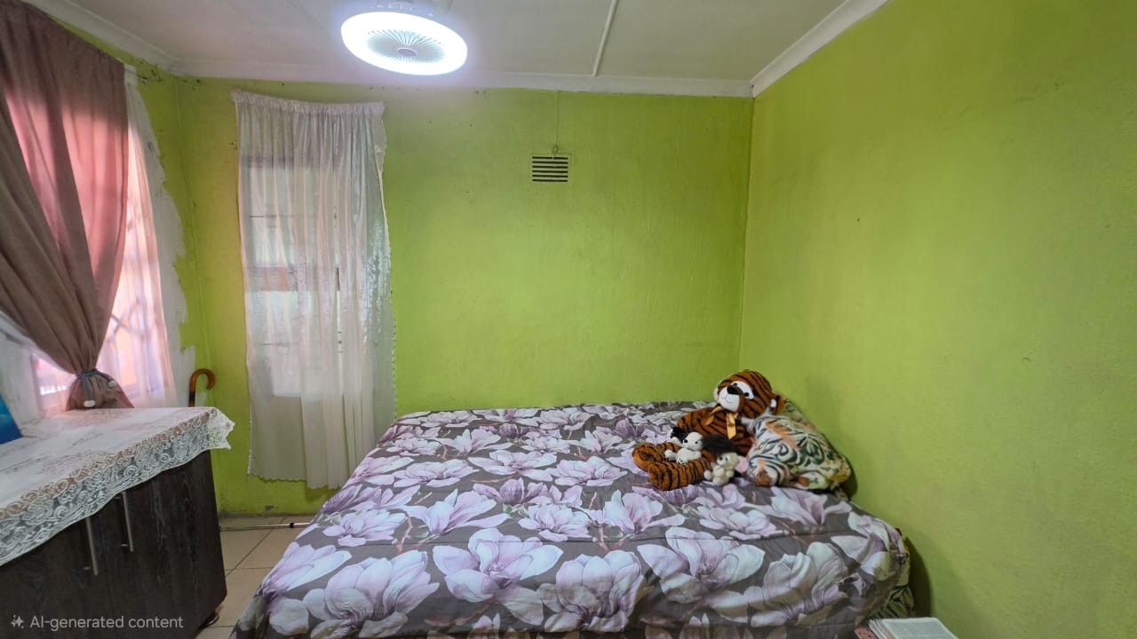 Comfortable Family Living in a Secure 3 Bedroom Home with Modern Kitchen